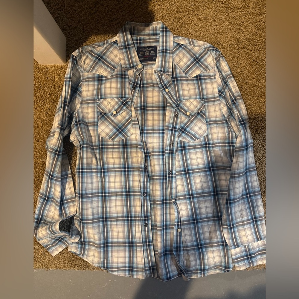 American Eagle Button Up